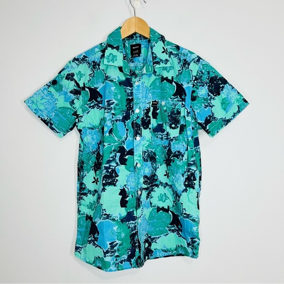RVCa Green Camo Lightweight Button Up S - Picture 1 of 5